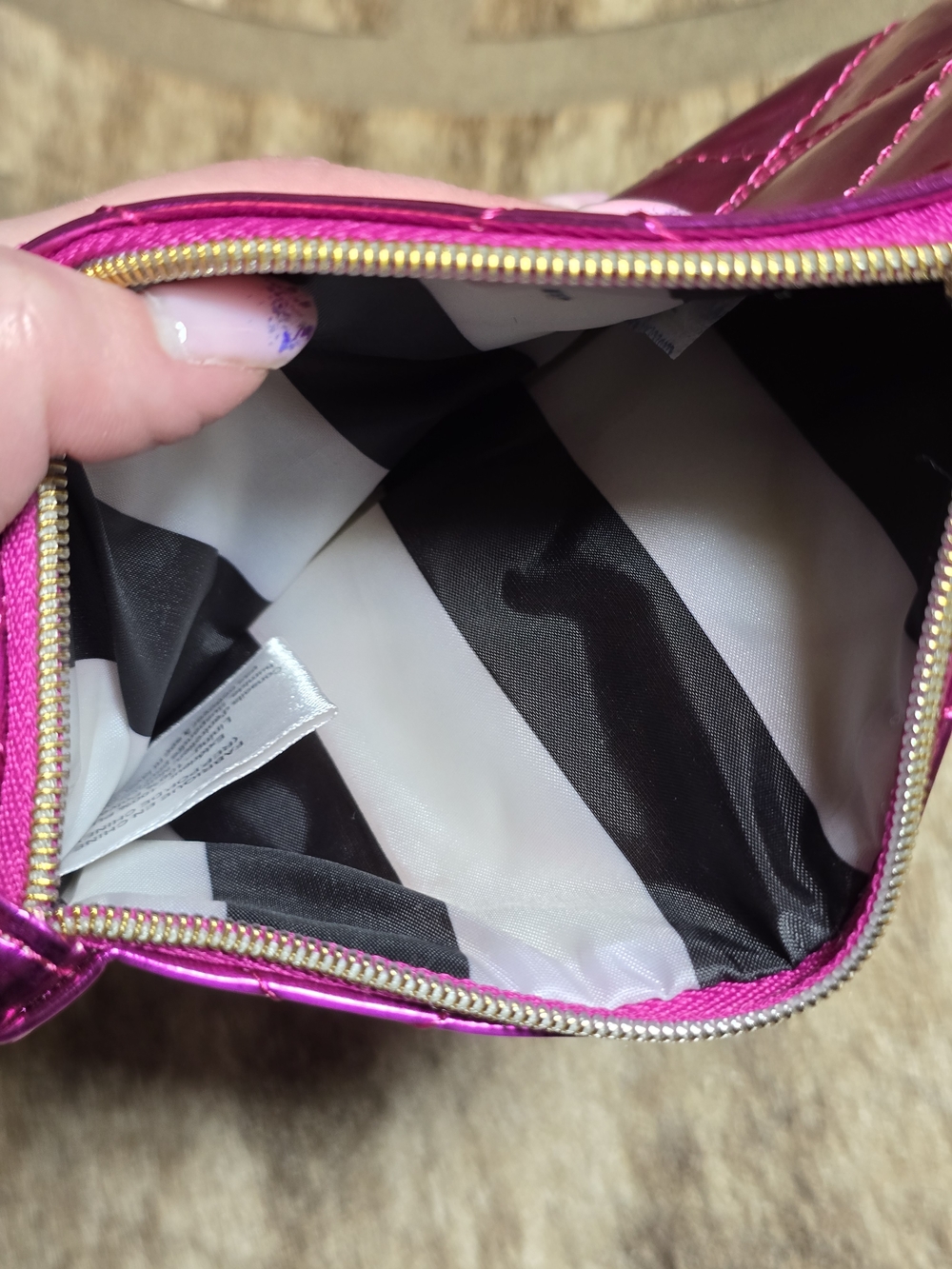 Juicy Couture Metallic Quilted Hot Pink Cosmetic Pouch - Picture 7 of 7